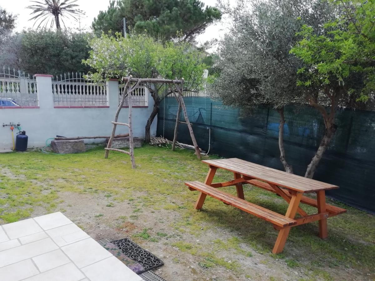 B&B Da Zio Lino SantʼAntìoco Dış mekan fotoğraf